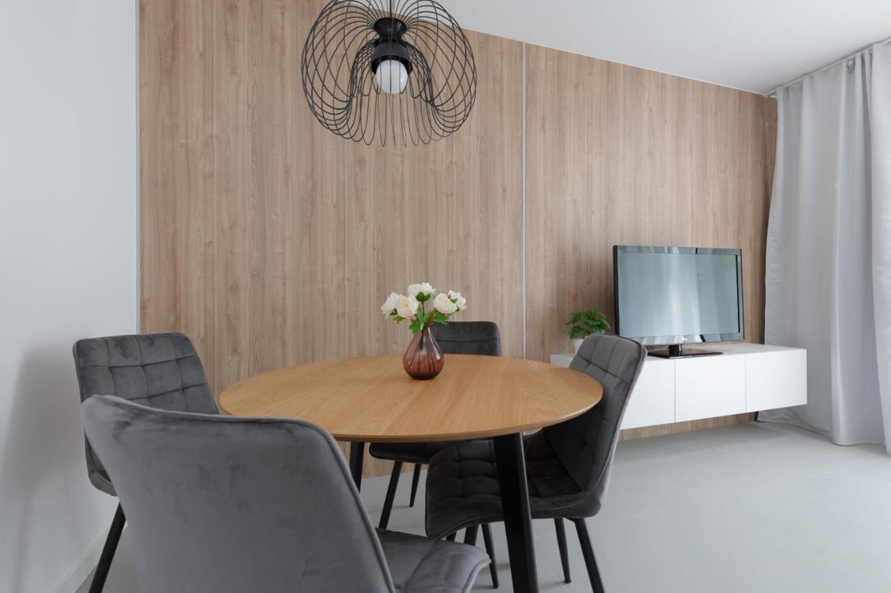 وارسو Nowe Bemowo Apartment By Renters المظهر الخارجي الصورة